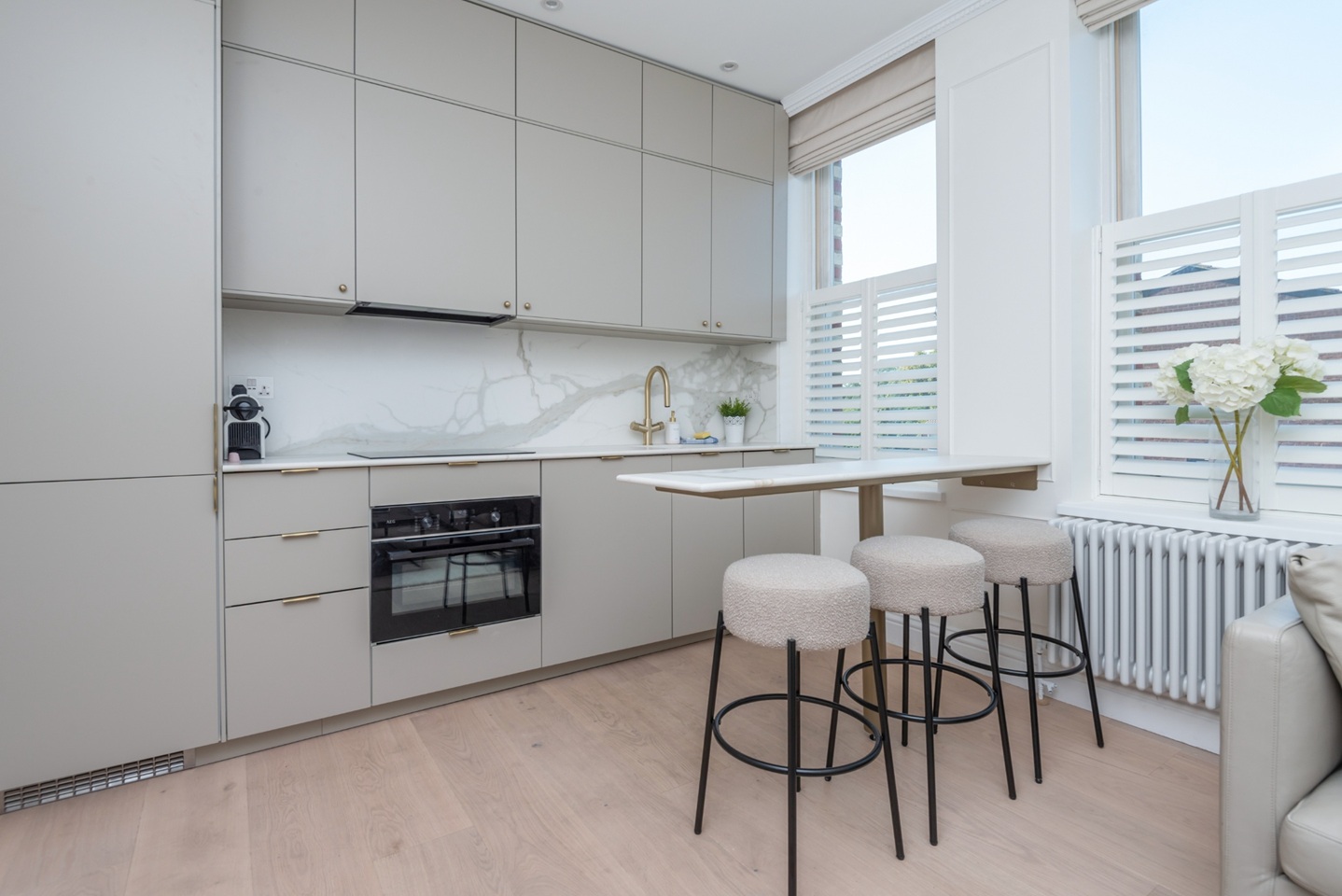 2 Bed Flat, Chivalry Road, SW11
