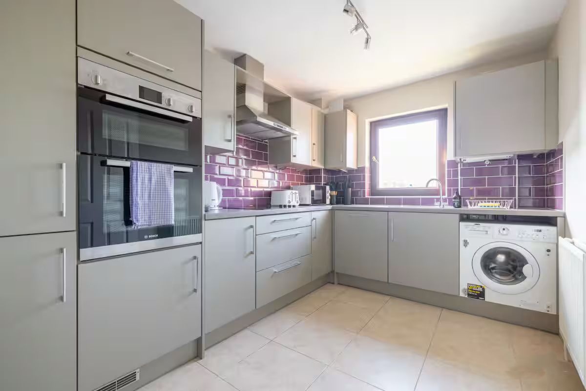 2 Bed Flat, Ravenhill Reach, BT6 photo 2