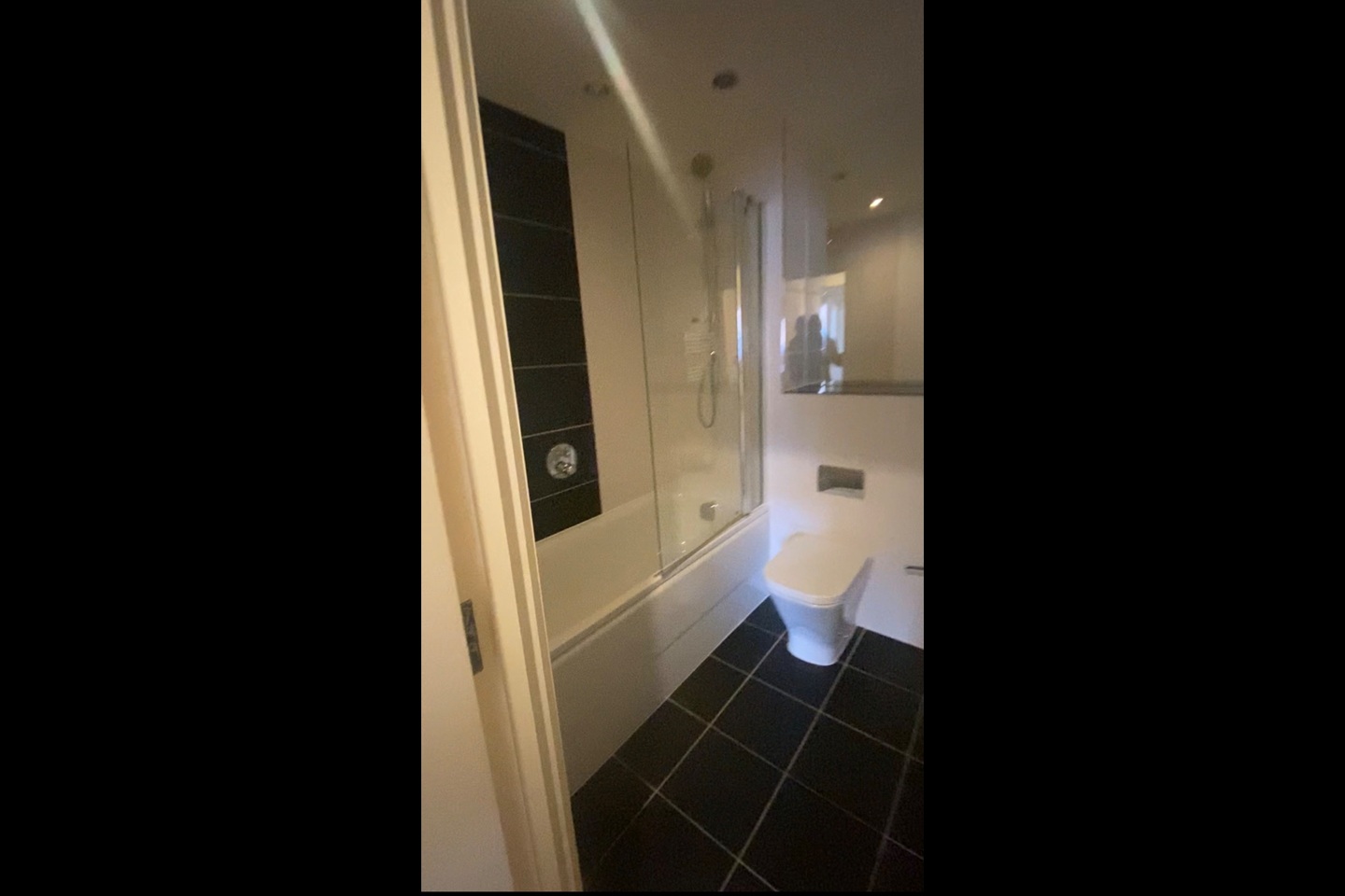 1 Bed Flat, Puffin Way, RG2 photo 5