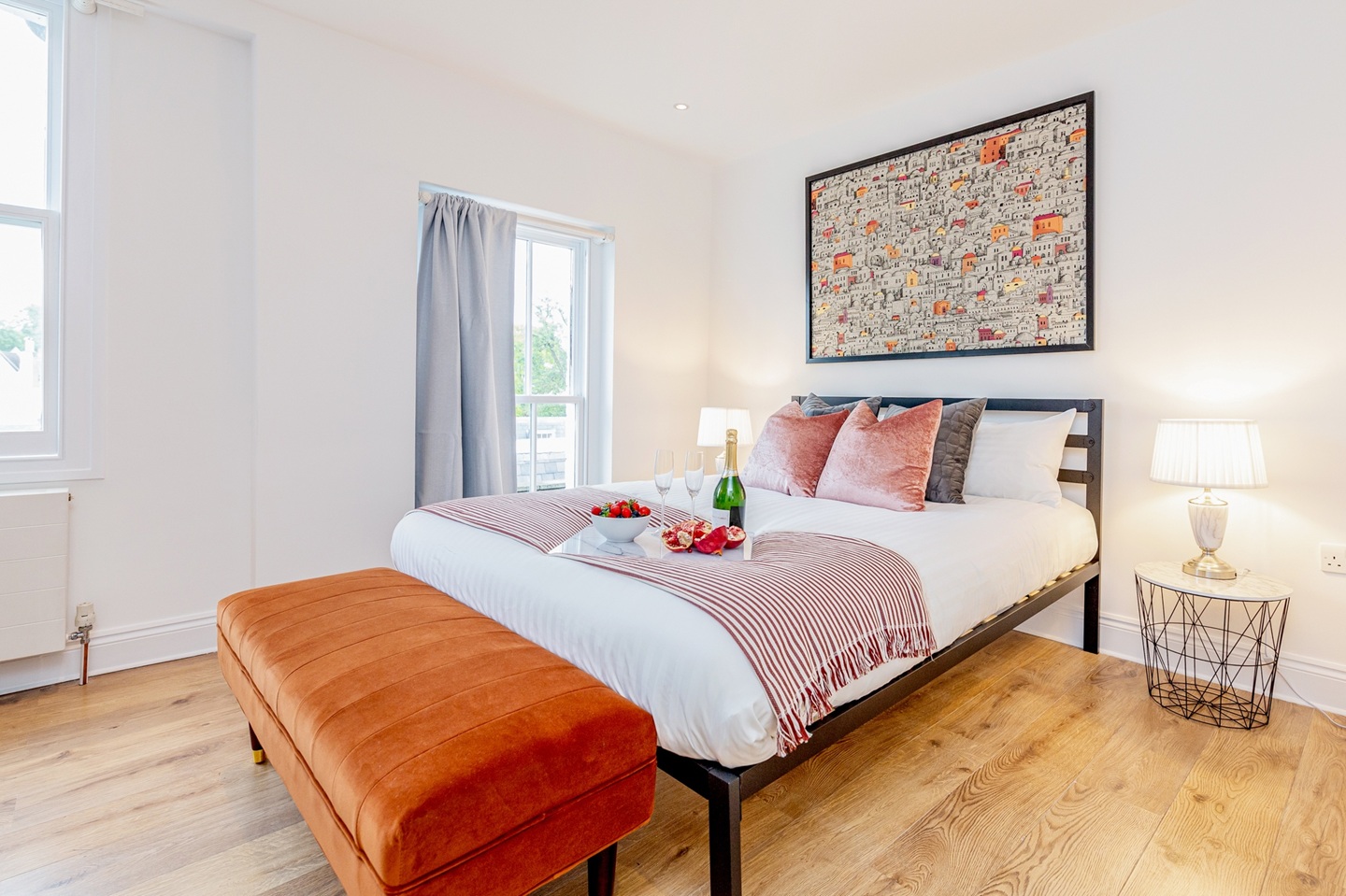 4 Bed Flat, Holland Road, W14 photo 2