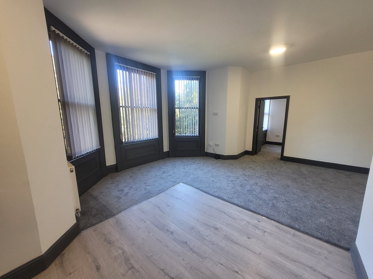 1 Bed Flat, Park Road West, CH43 photo 3