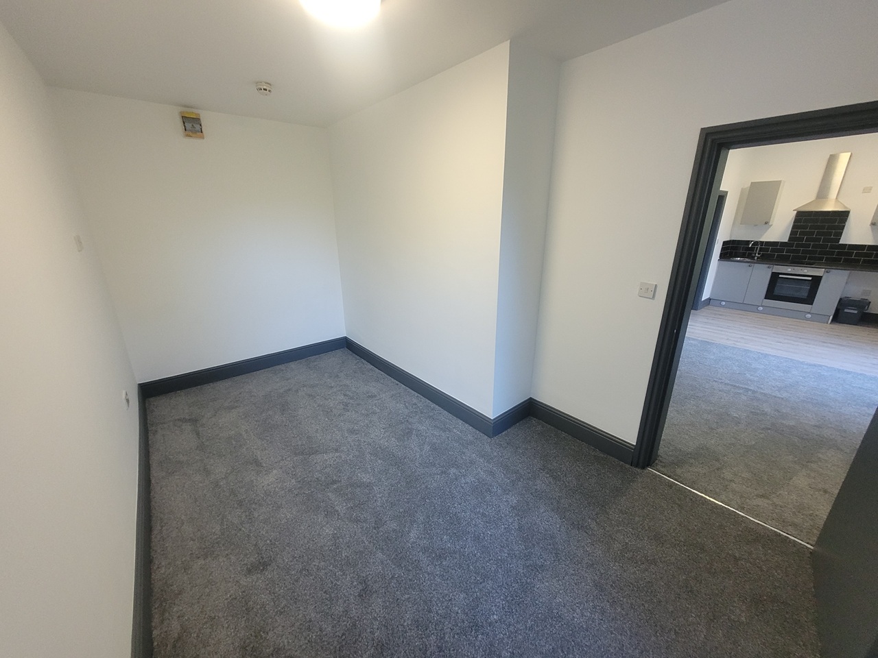 1 Bed Flat, Park Road West, CH43 photo 5
