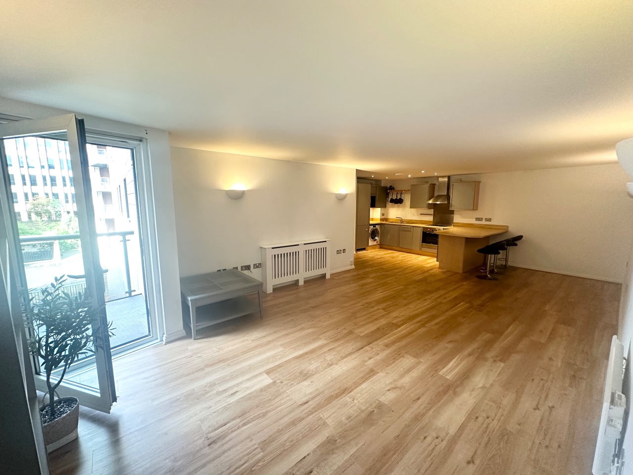 2 Bed Flat, Longstone Court, SE1 photo 3