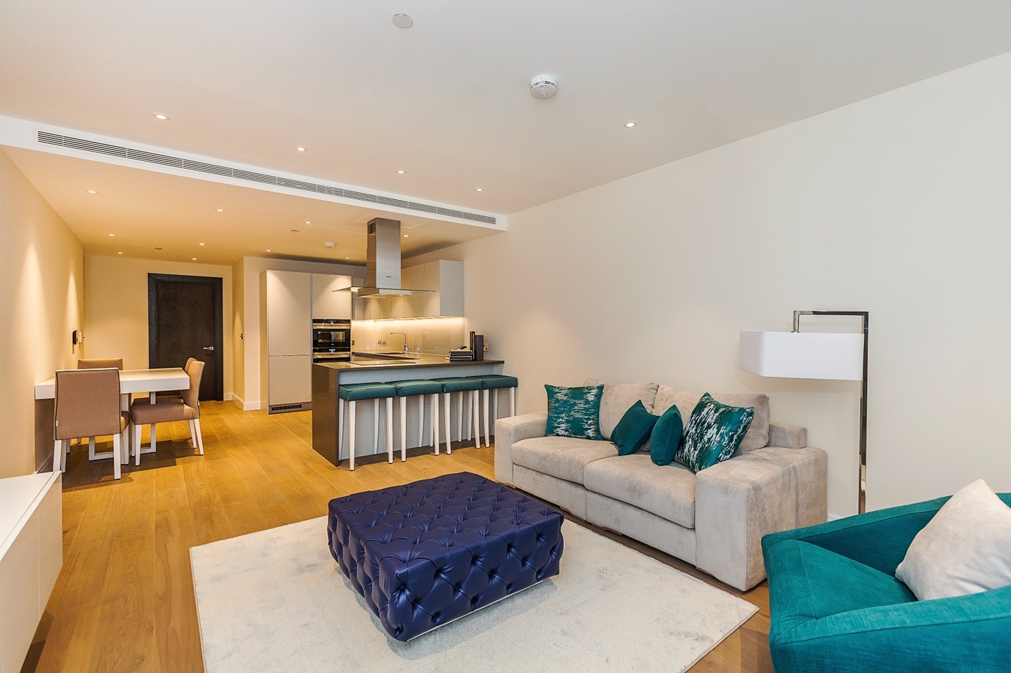 3 Bed Flat, Cascade Court, SW11 photo 2