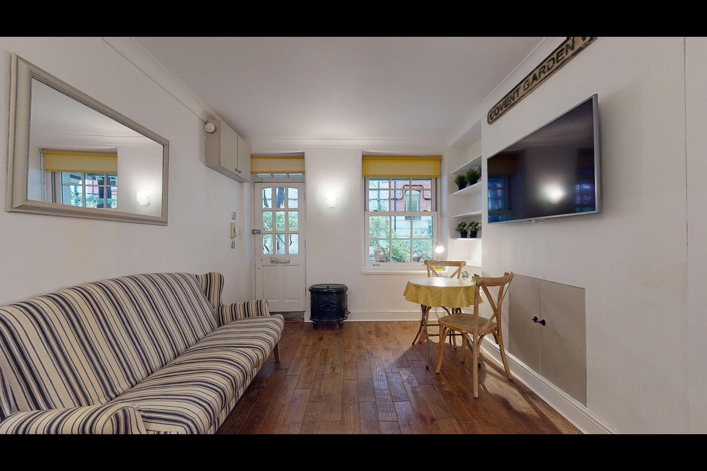 Studio Flat, Sheridan Buildings, WC2B photo 2