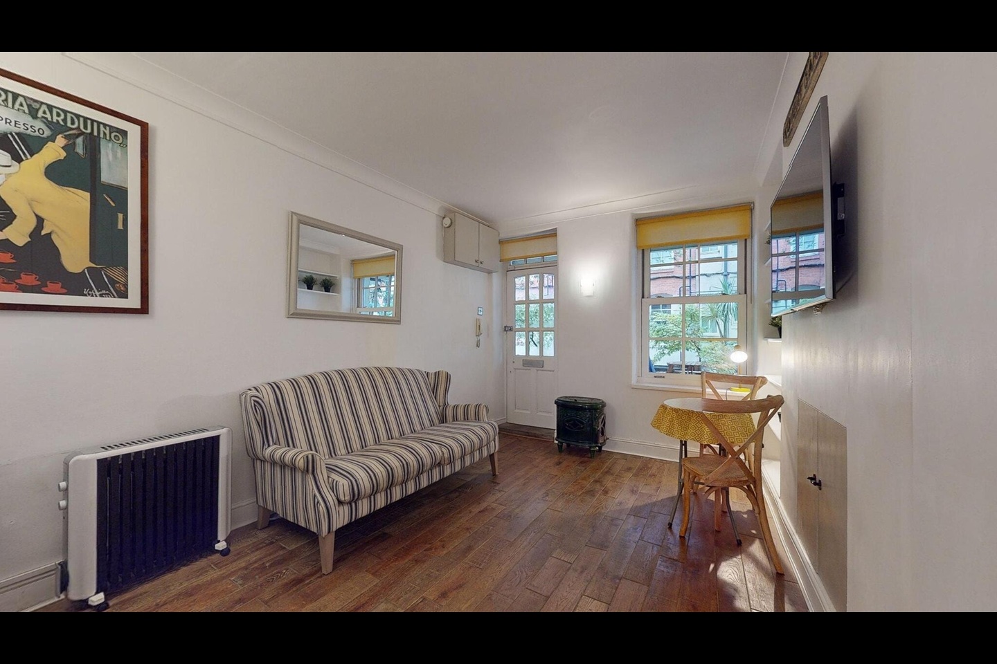 Studio Flat, Sheridan Buildings, WC2B photo 4