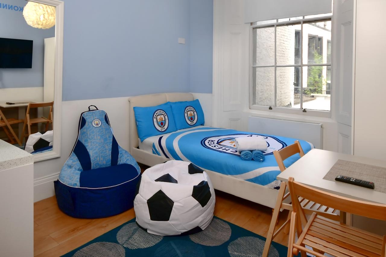 Studio Flat, Kensington Gardens Square, W2 photo 5