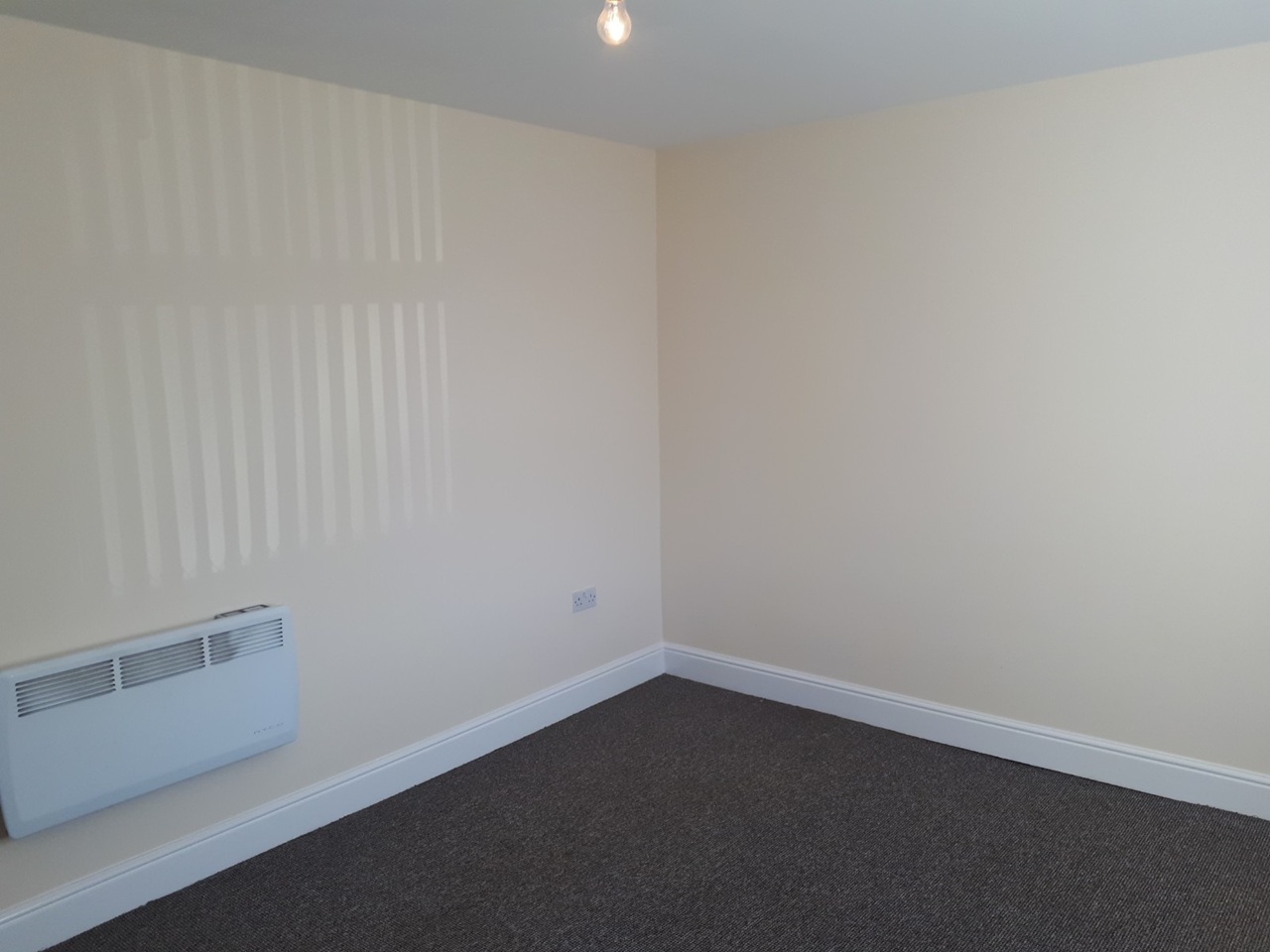 2 Bed Flat, High St, L15 photo 2
