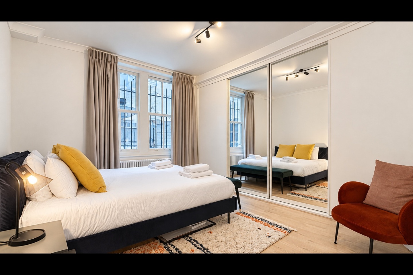 2 Bed Flat, Palace Court, W2 photo 3