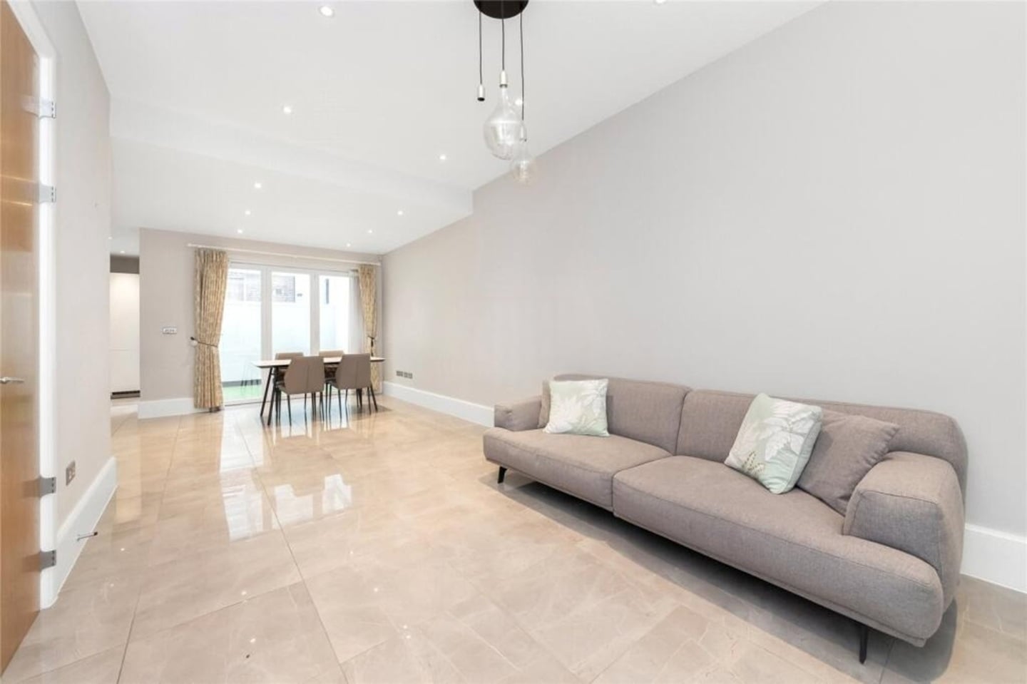 4 Bed Terraced House, Pembridge Road, W11