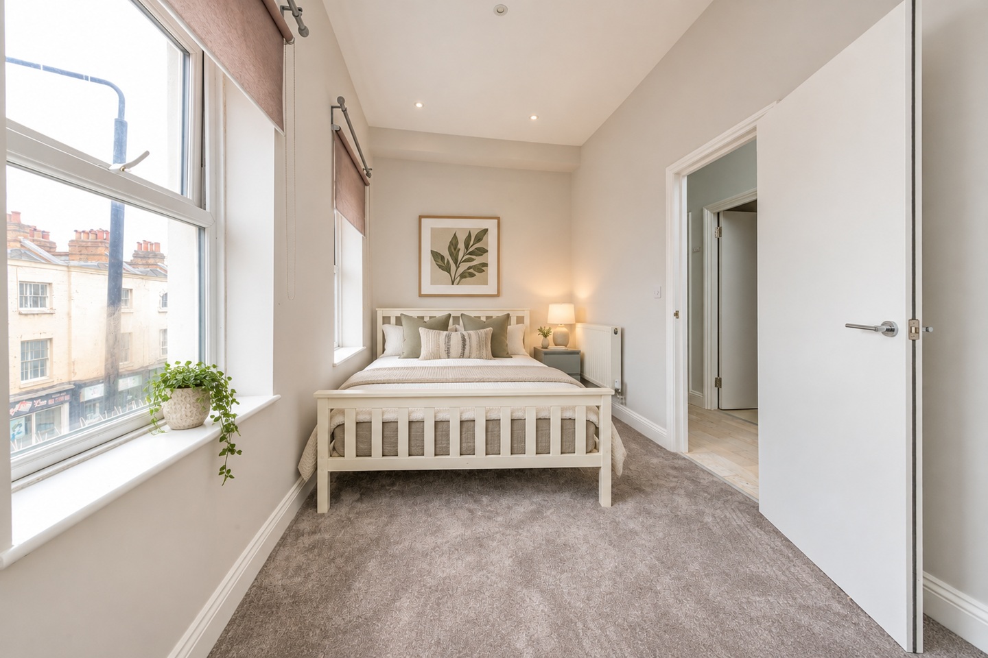 2 Bed Flat, Stockwell Road, SW9 photo 2