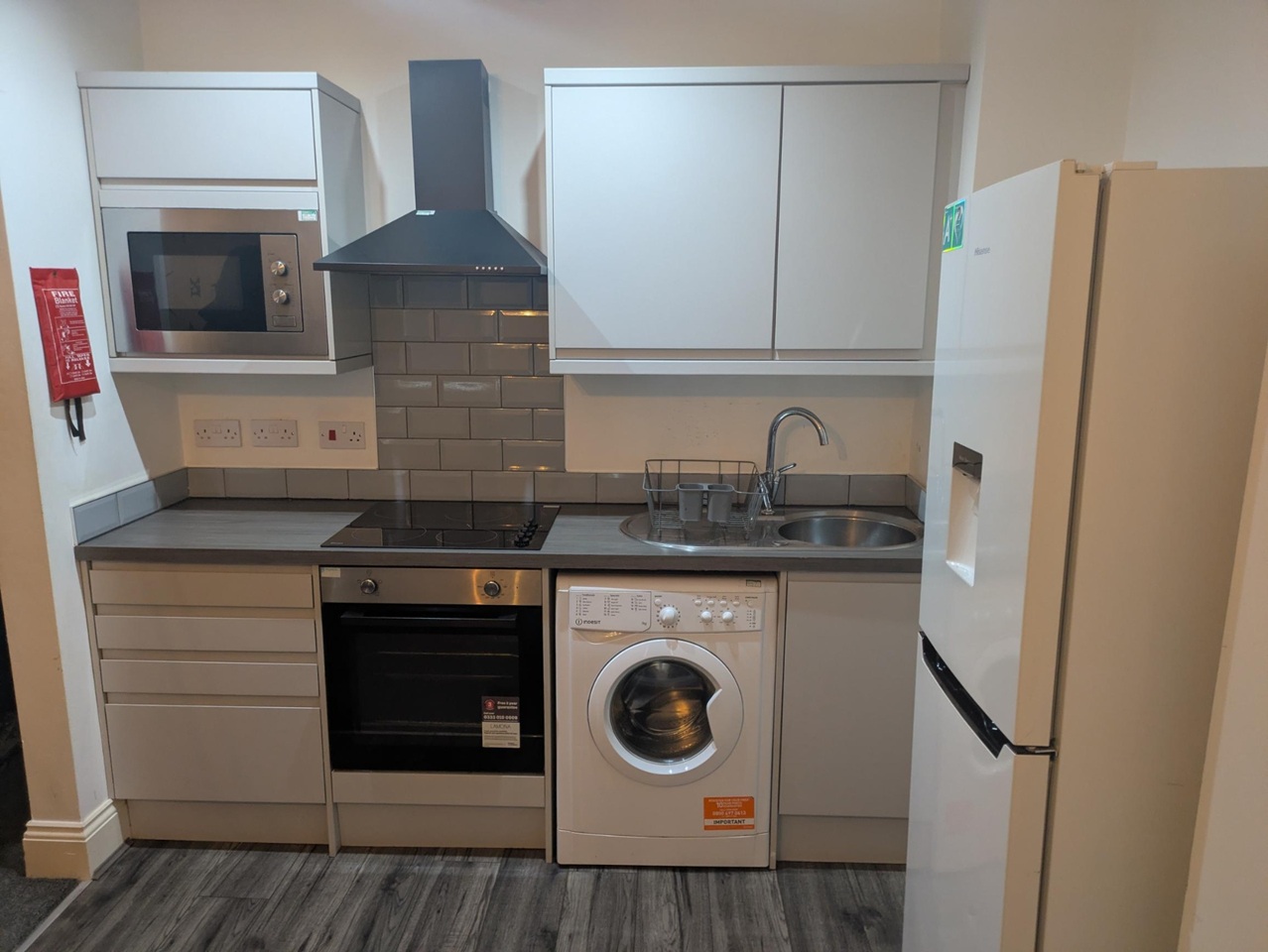 1 Bed Flat, Hampstead Road, L6 photo 2