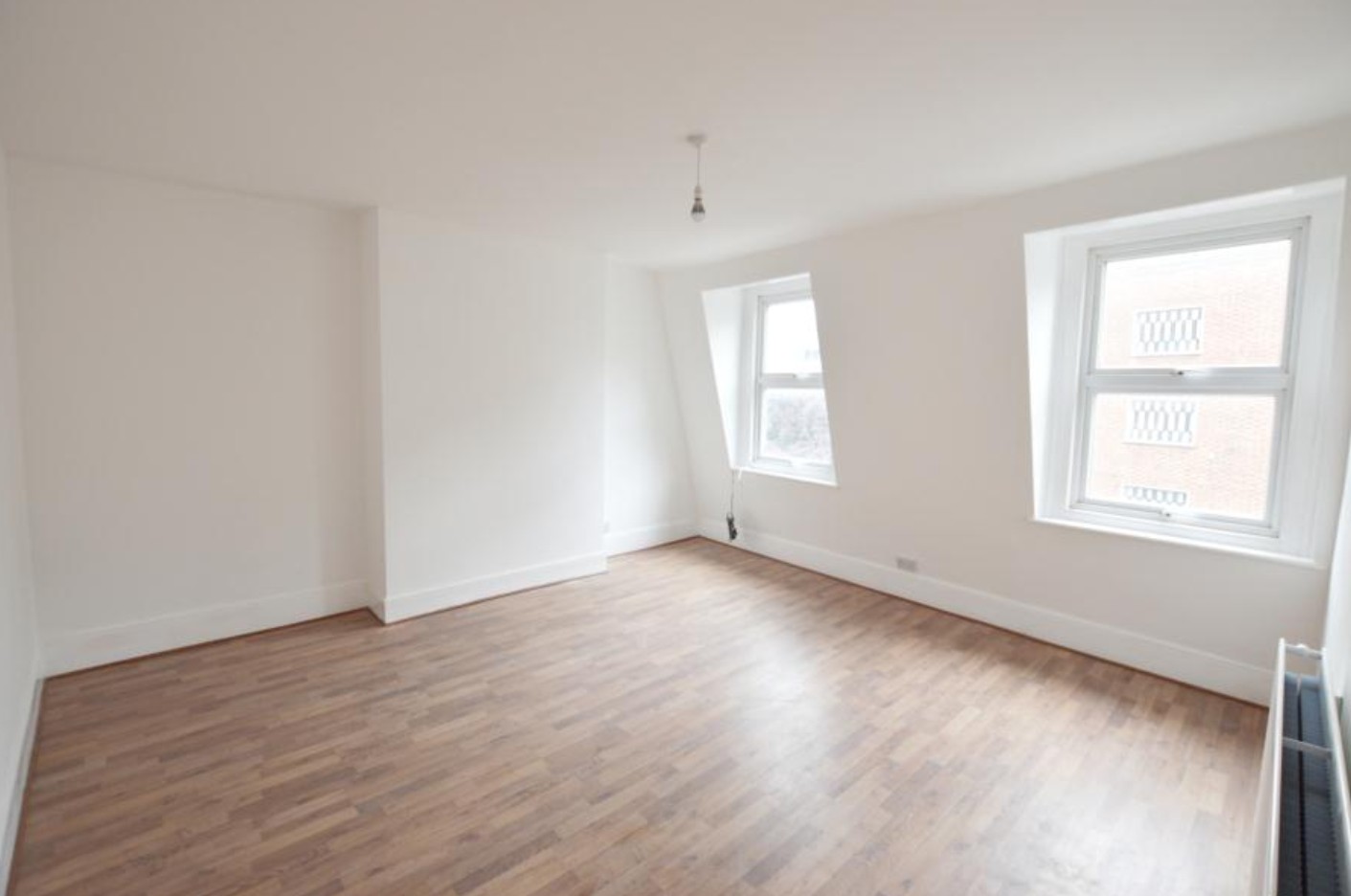2 Bed Flat, Goldsmiths Row, E2 photo 2