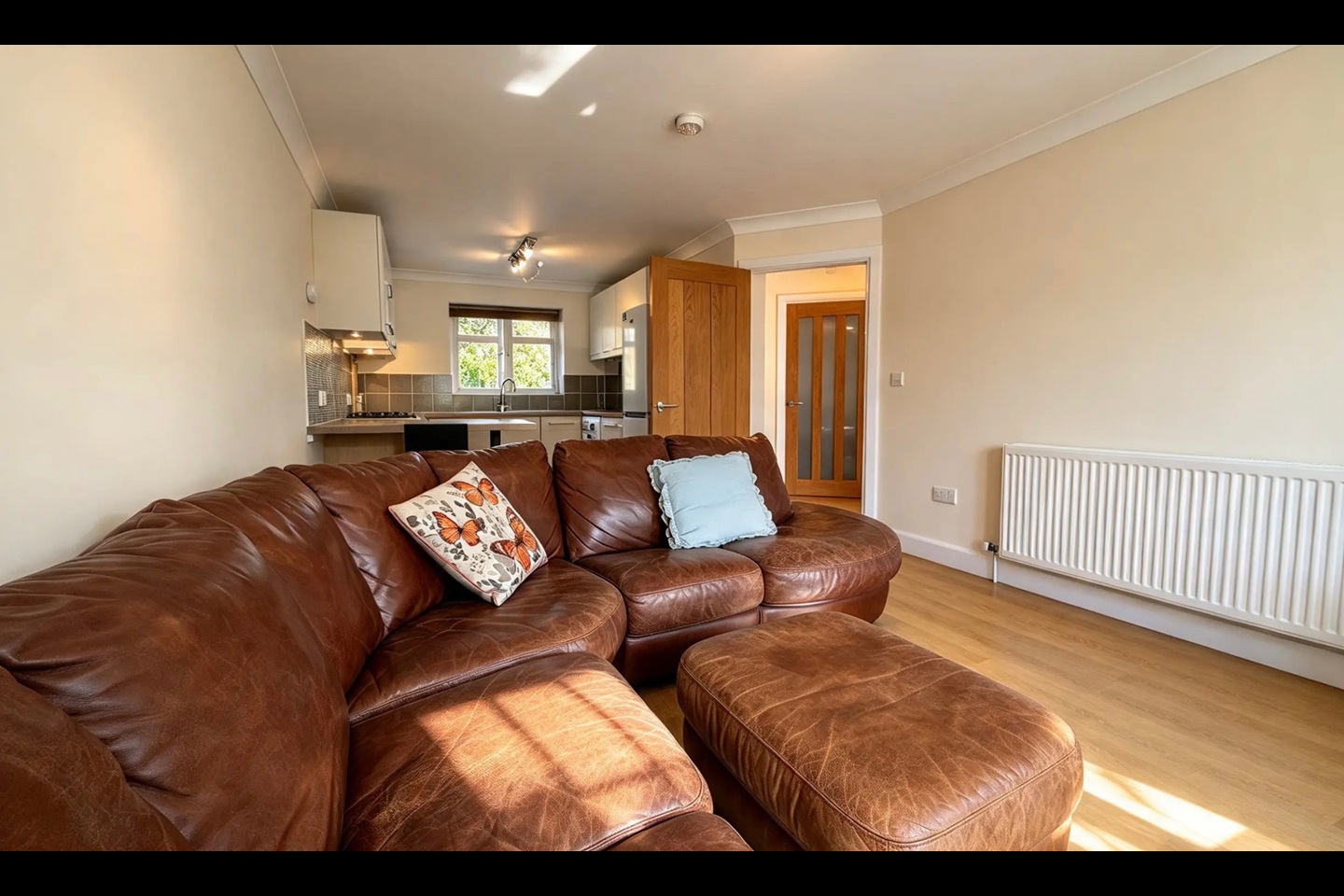 2 Bed Flat, Maes-Y-Coed Road, CF14 photo 5