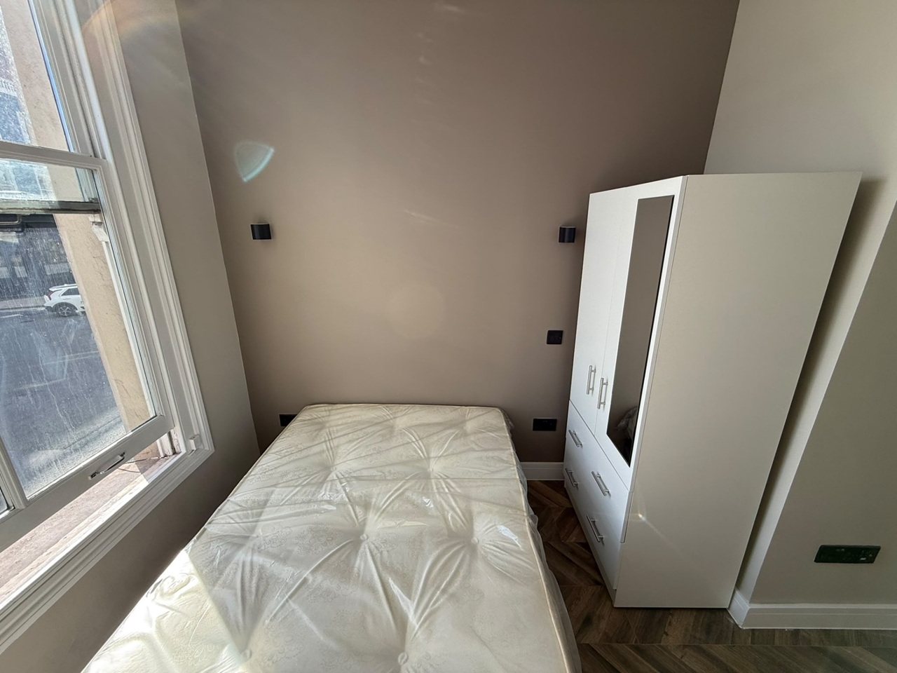 Hammersmith & Fulham - Studio Flat, Goldhawk Road, W12 - To Rent Now ...