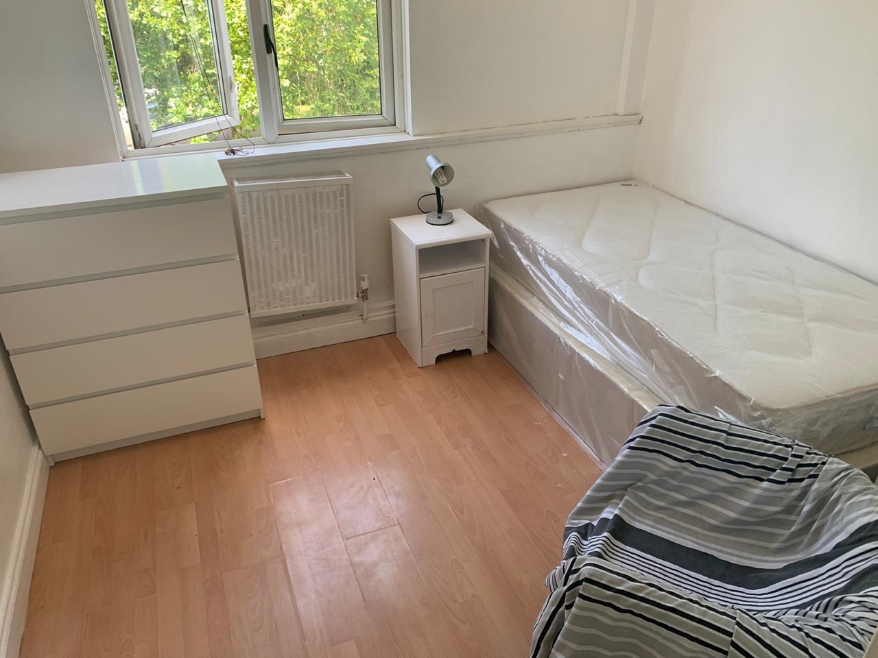 Room in a Shared Flat, Laxleyclose, SE5