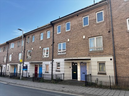 4 Bed Terraced House, Augusta Court, EX1