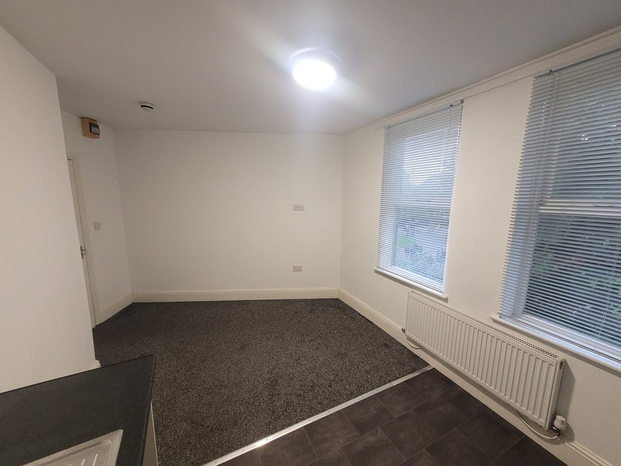 2 Bed Flat, Park Road West, CH43 photo 2