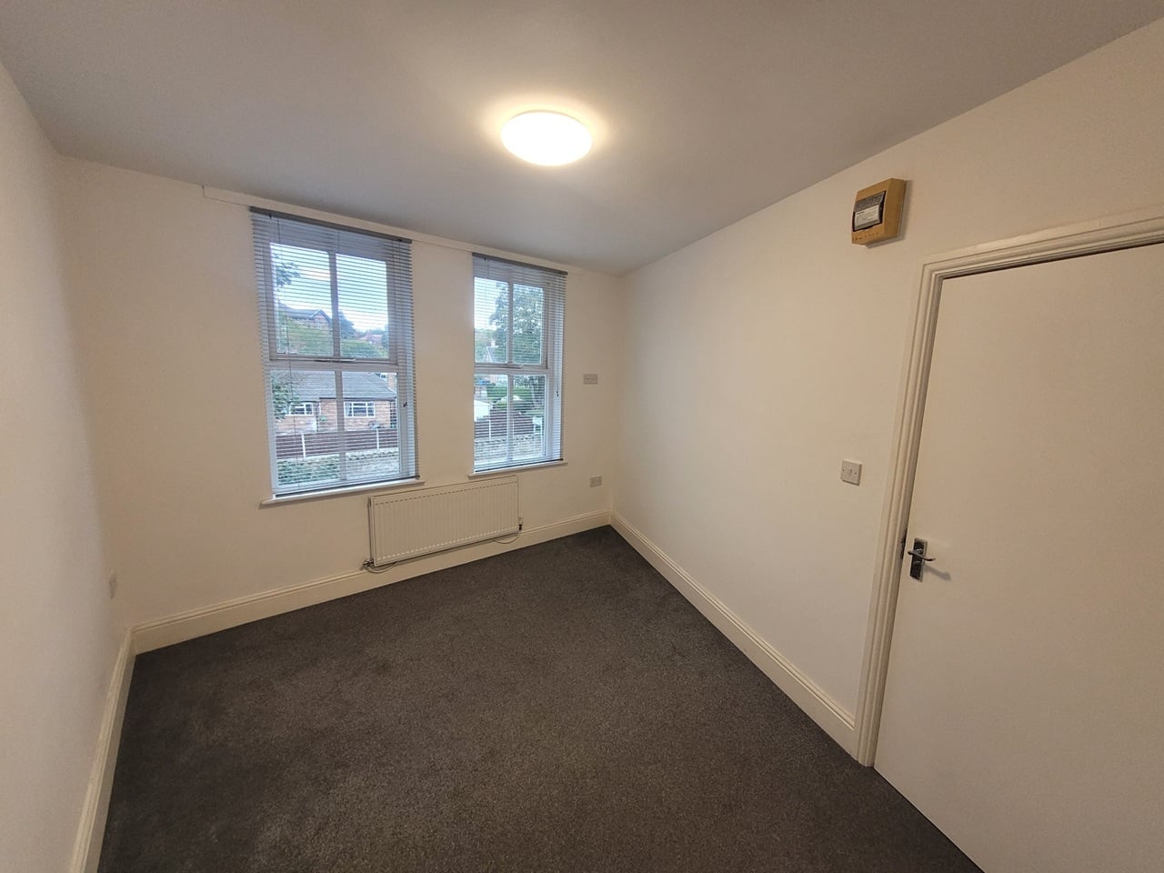 2 Bed Flat, Park Road West, CH43 photo 3
