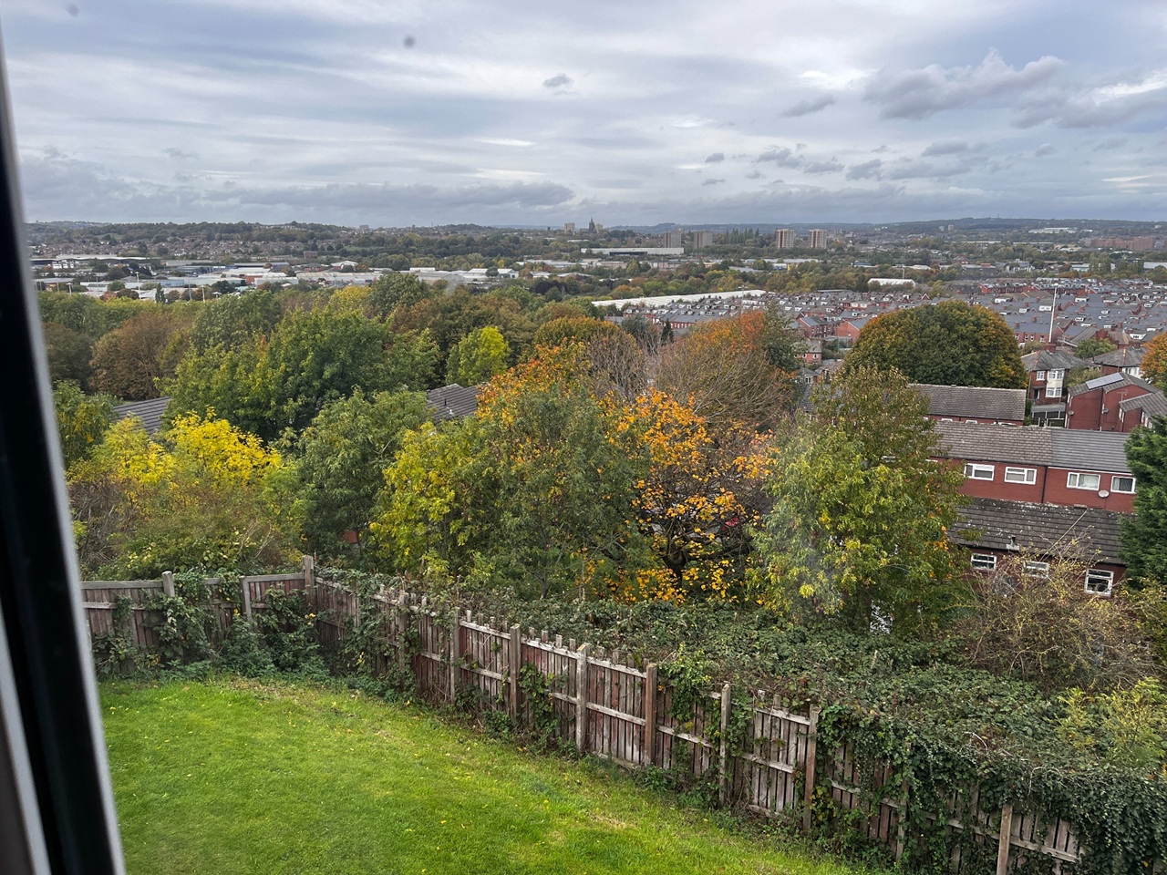 1 Bed Flat, Fairfax Road, LS11 photo 2