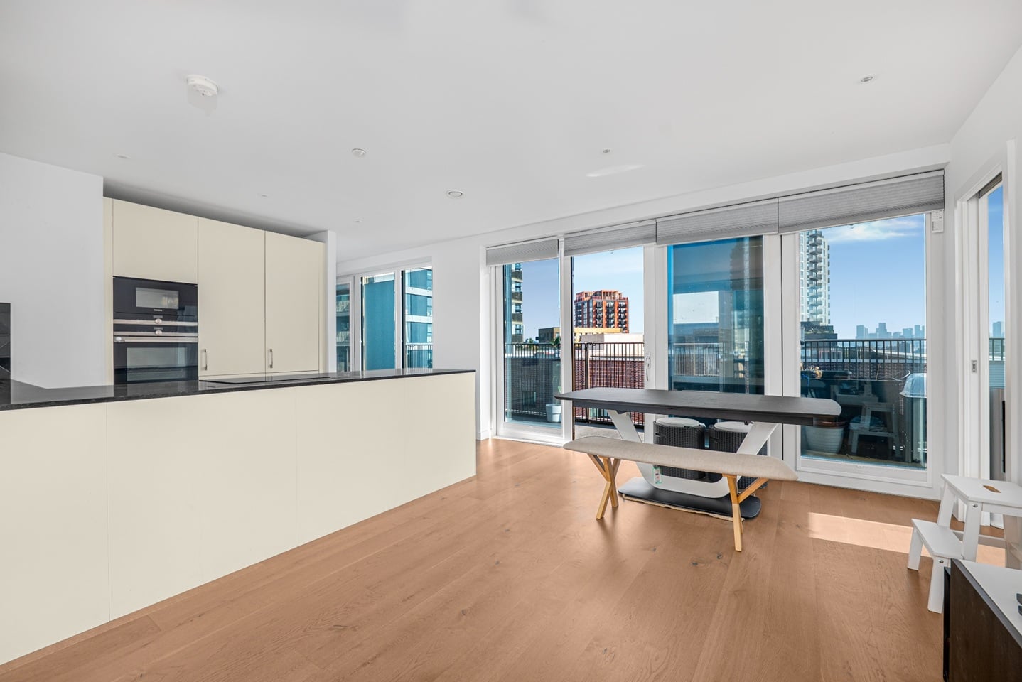 2 Bed Penthouse, Levy Building, SE17 photo 3