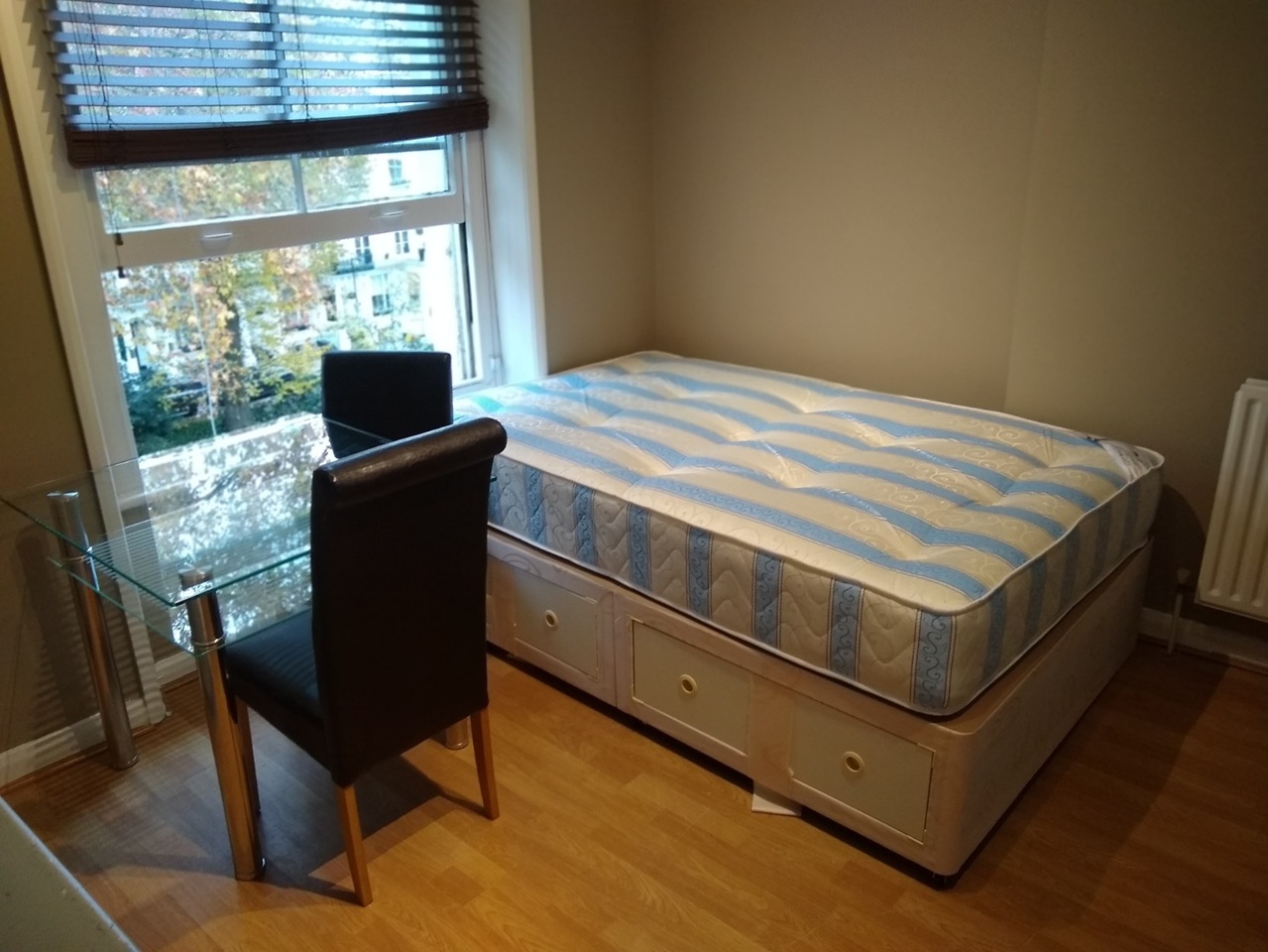 Studio Flat, Prince's Square, W2 photo 2