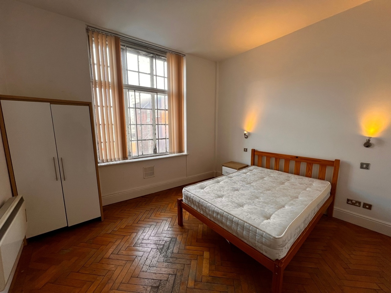1 Bed Flat, Eastgate, LS2 photo 4