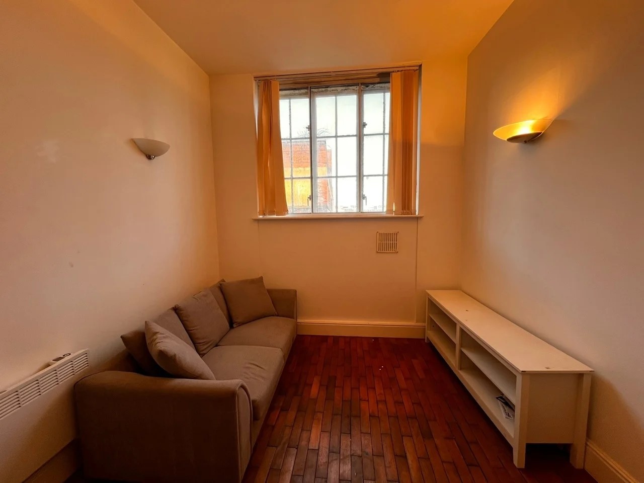 1 Bed Flat, Eastgate, LS2 photo 3
