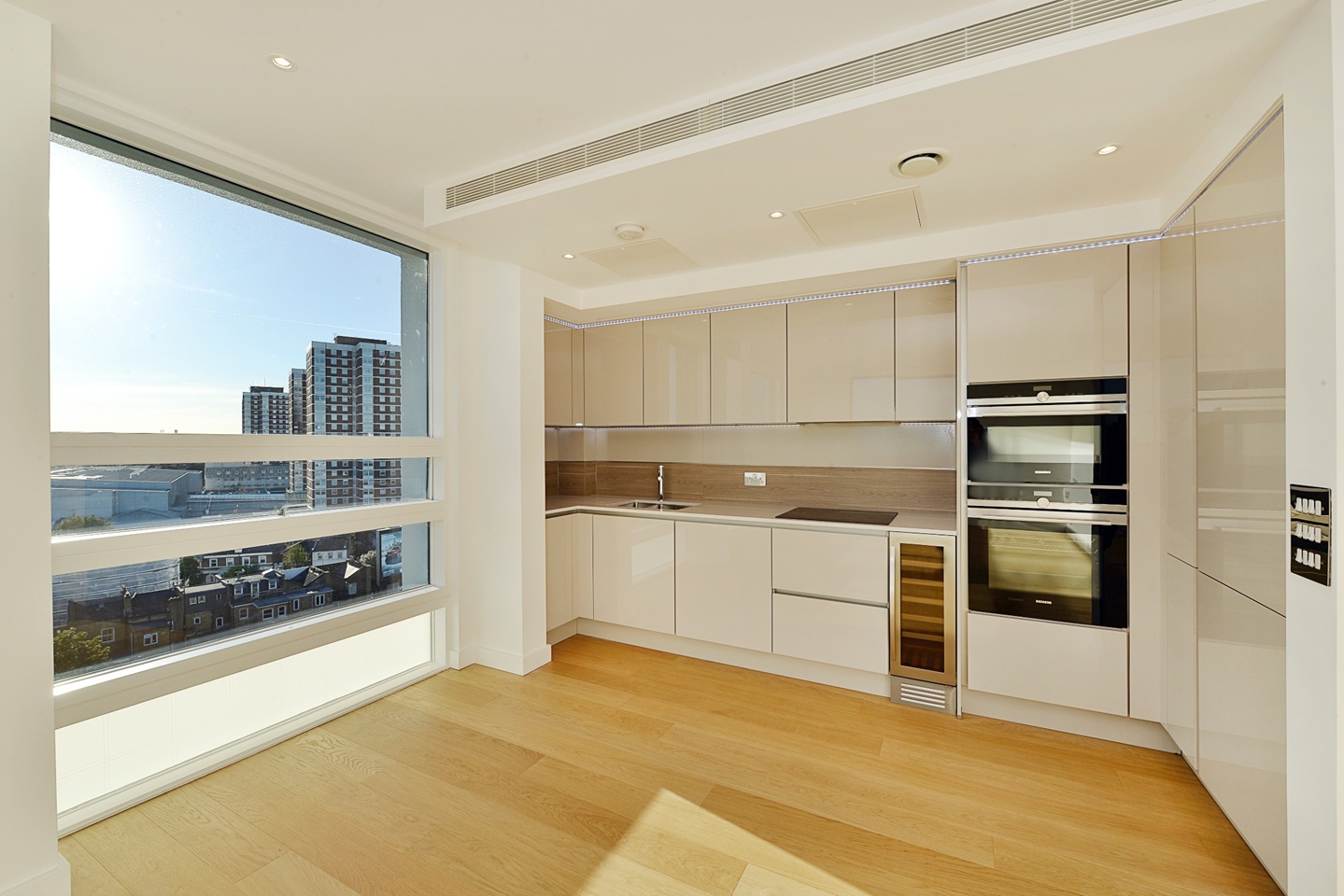 2 Bed Penthouse, Holland Park Avenue, W11