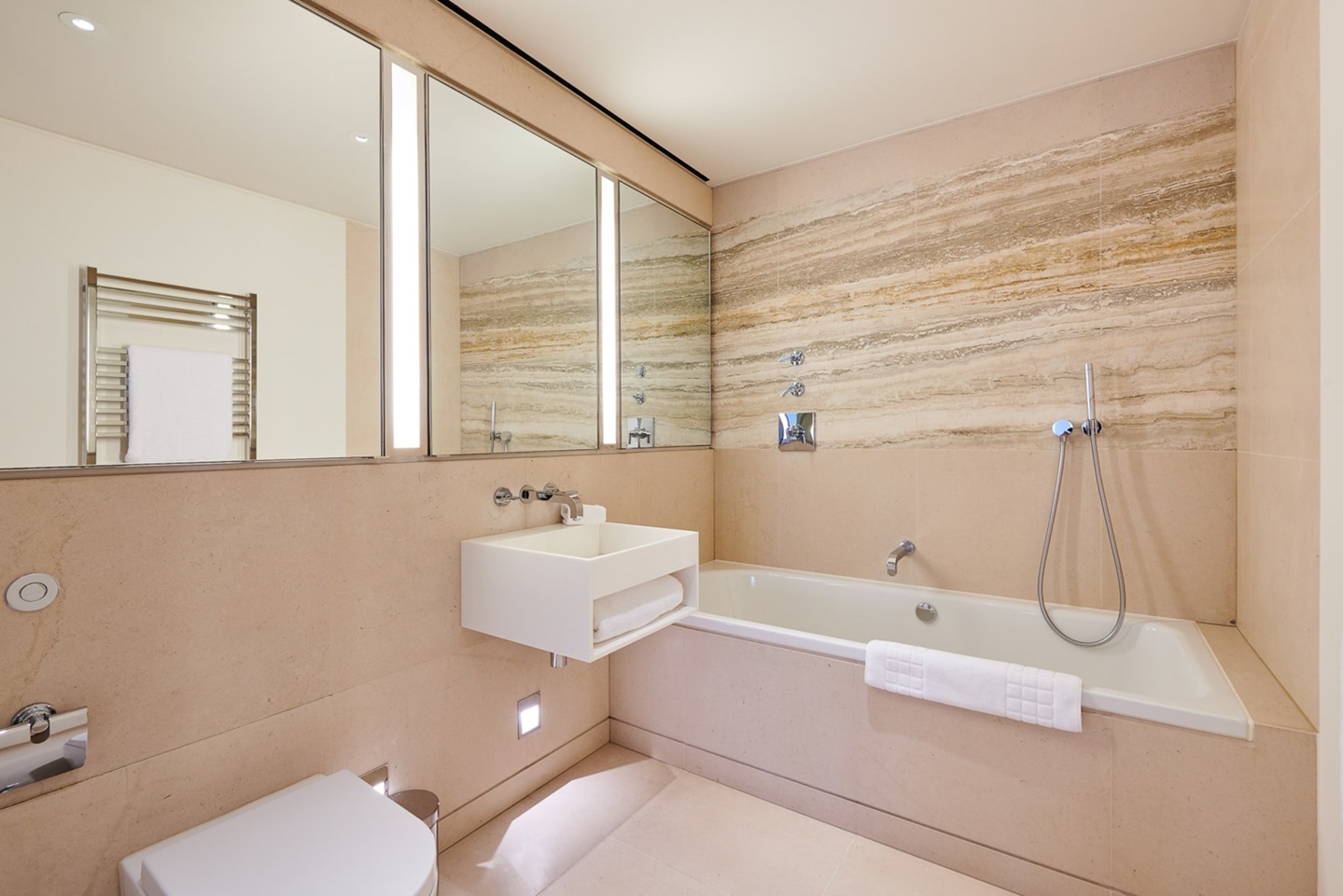 1 Bed Flat, Duke Street, W1K photo 5