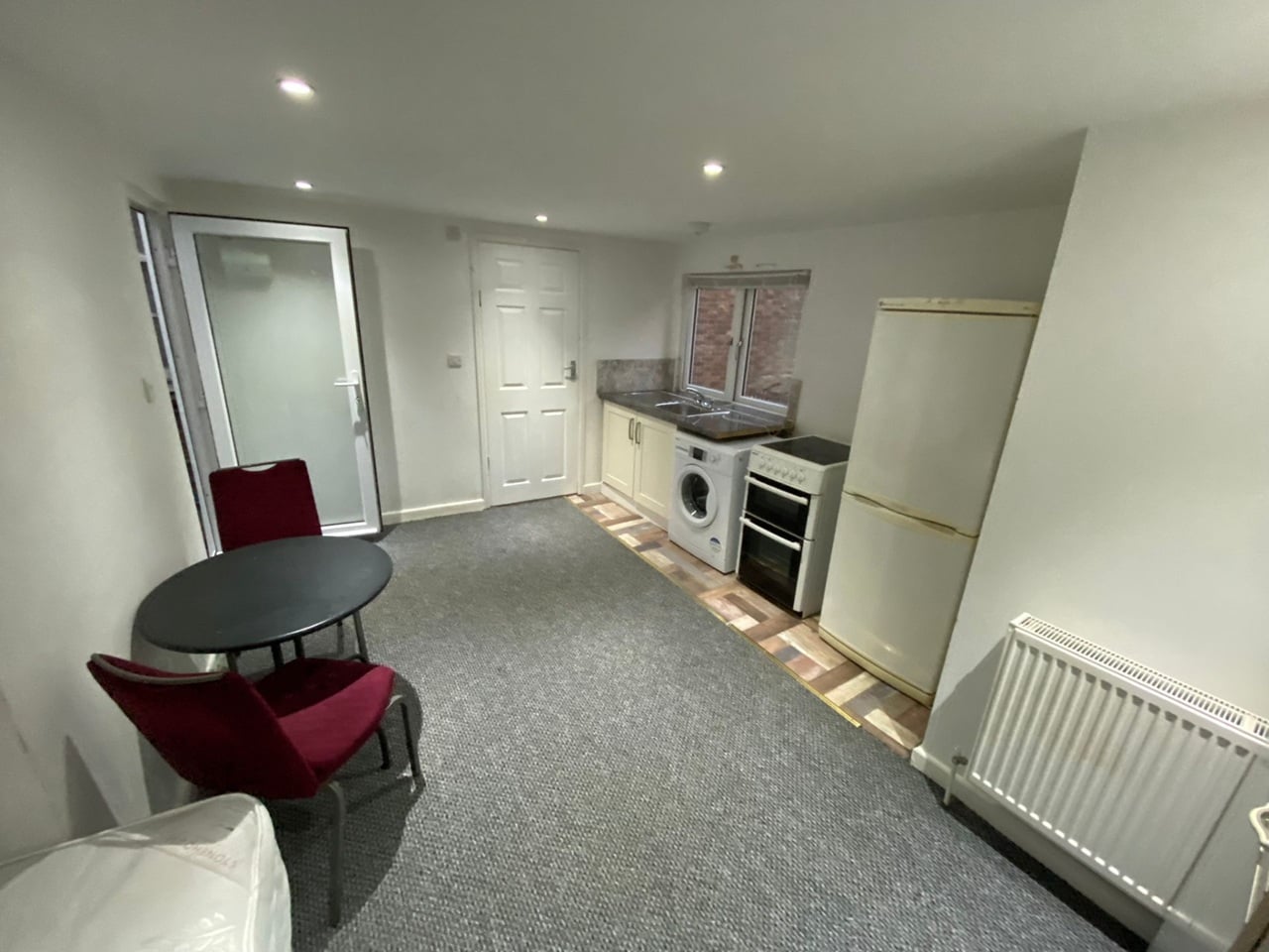 Studio Flat, St James's St, BN2 photo 2