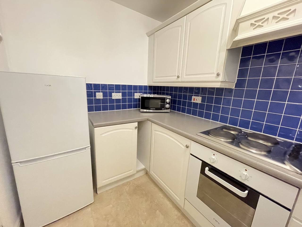 2 Bed Flat, Chervil Close, M14 photo 3