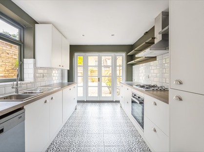 2 Bed Terraced House, Christchurch Avenue, TW11
