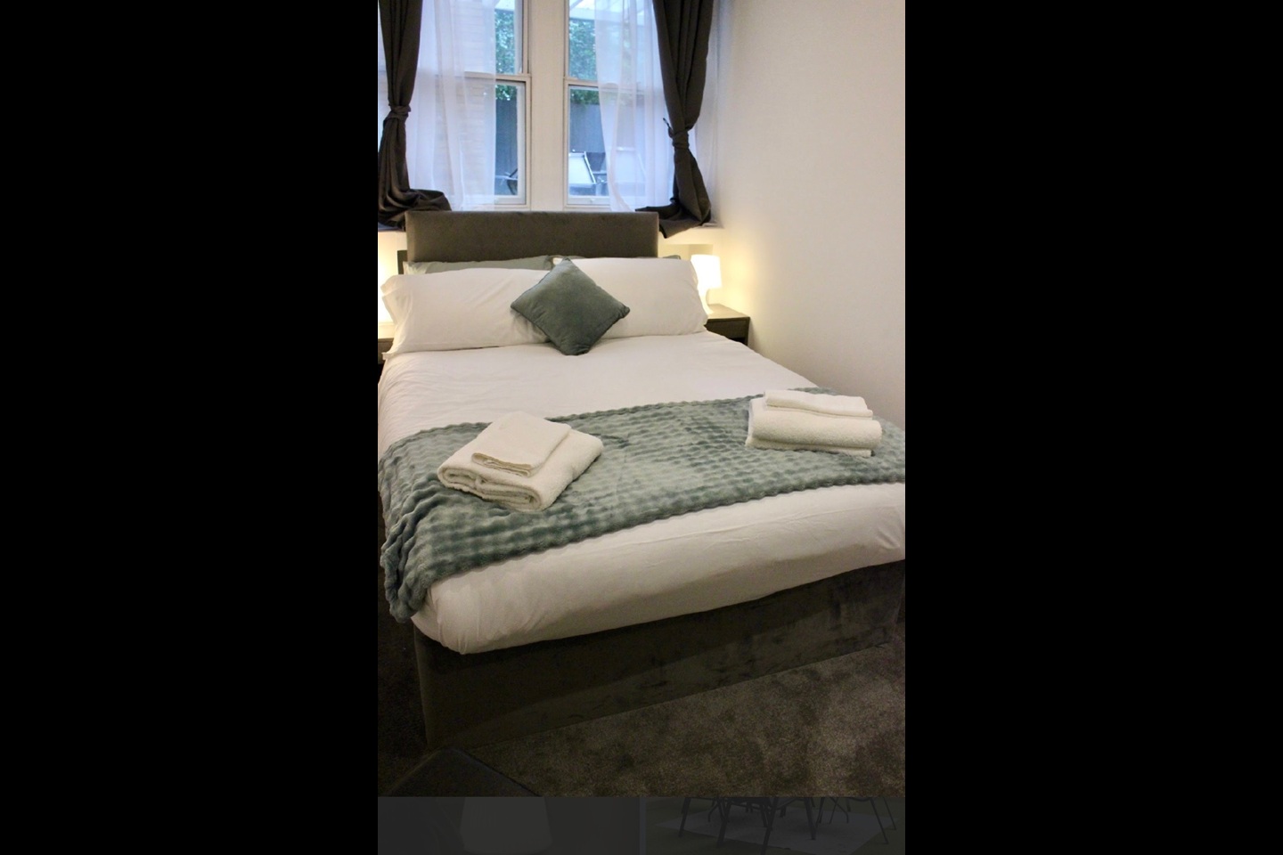 3 Bed Flat, Sinclair Road, W14 photo 3
