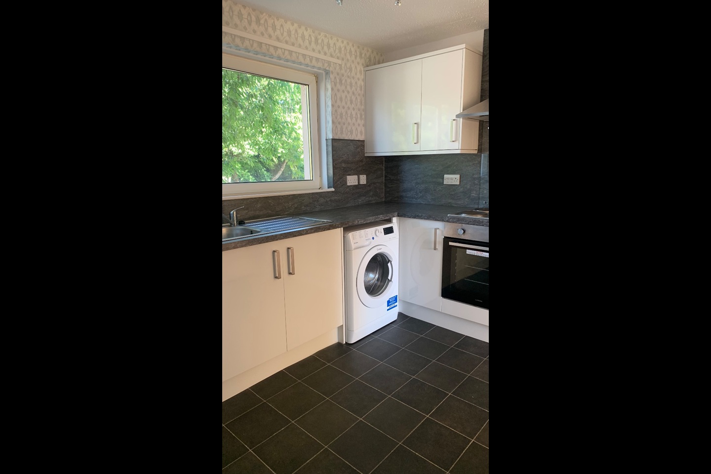 3 Bed Flat, Glebe Court, G4 photo 3