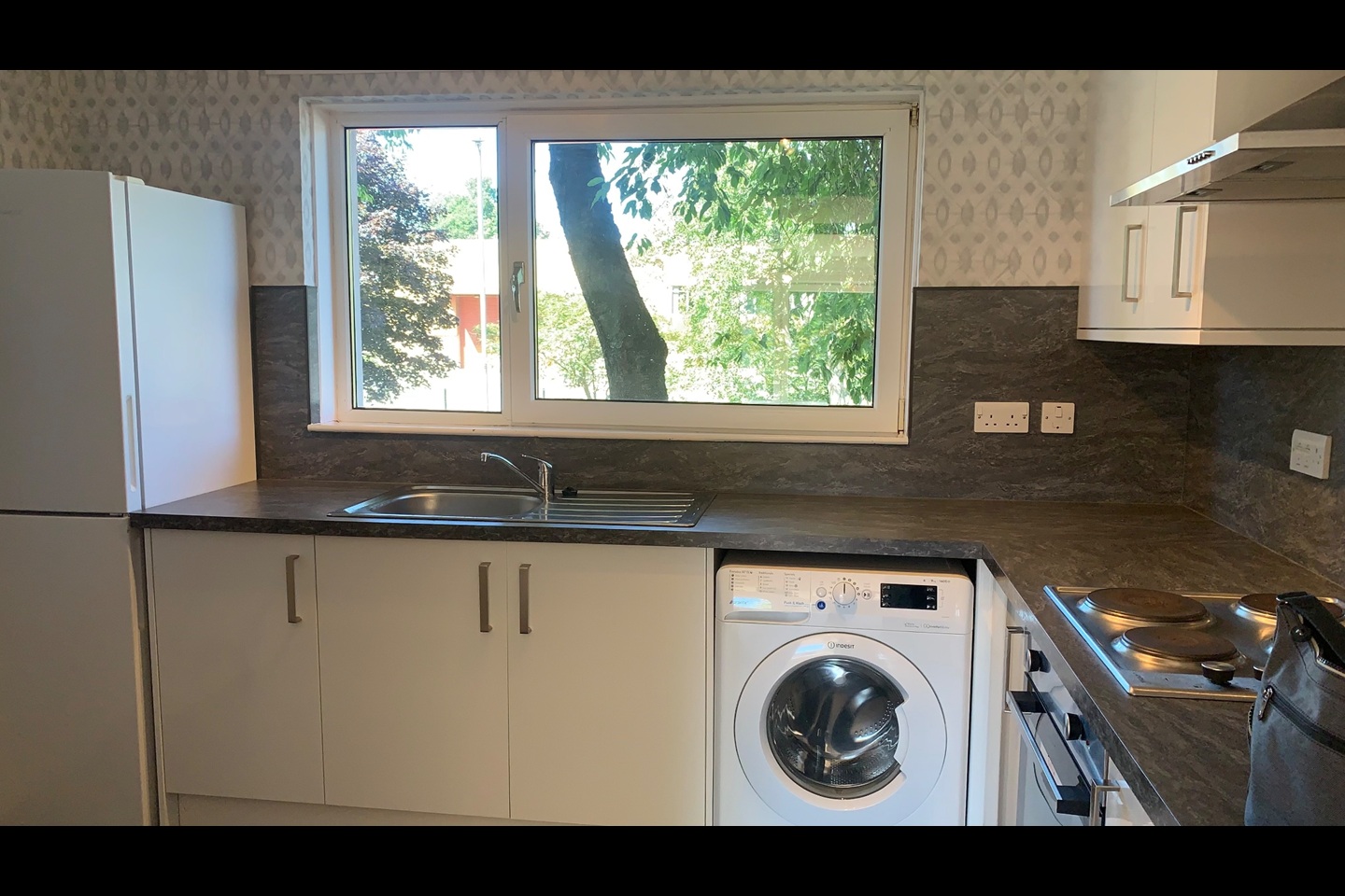 3 Bed Flat, Glebe Court, G4 photo 4