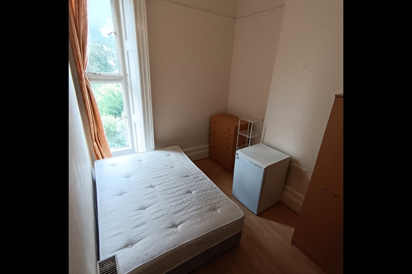 Room in a Shared House, Howley Place, W2