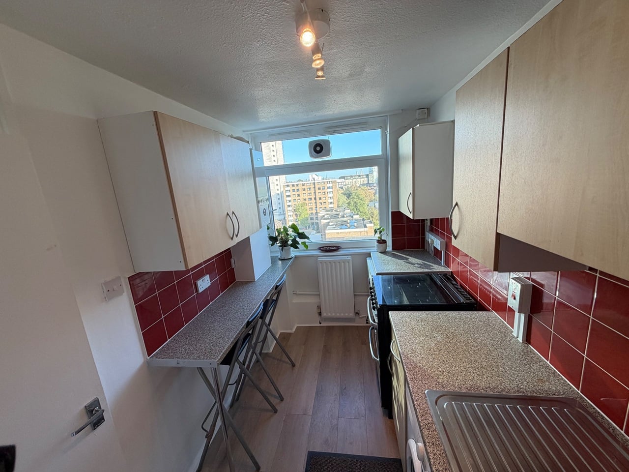 1 Bed Flat, Desborough House, W14 photo 5