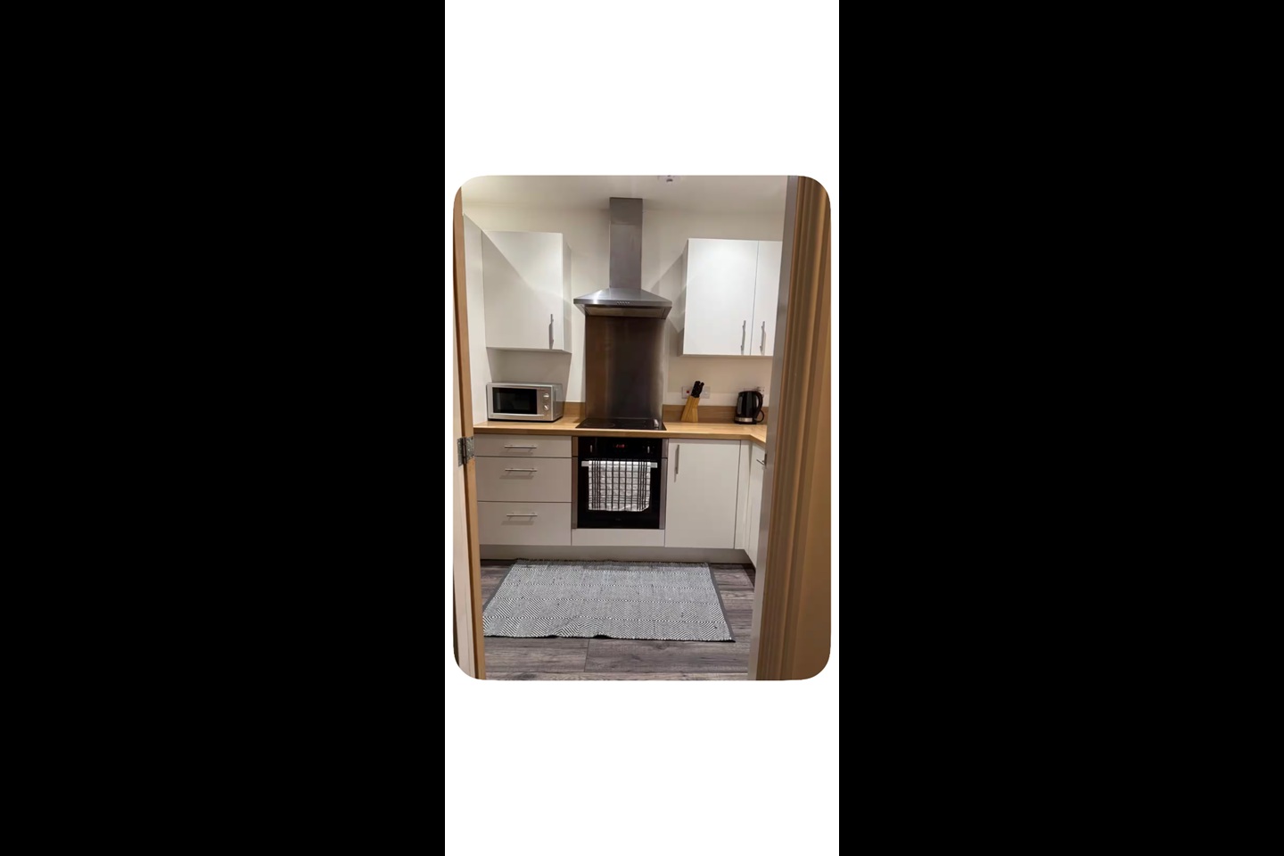1 Bed Flat, Queen Street, S1 photo 2