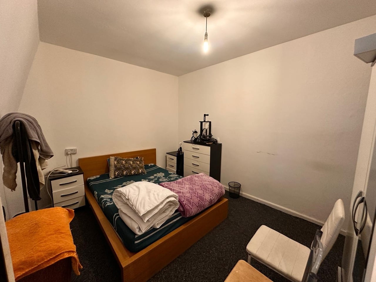 Room in a Shared Flat, Sage St, E1