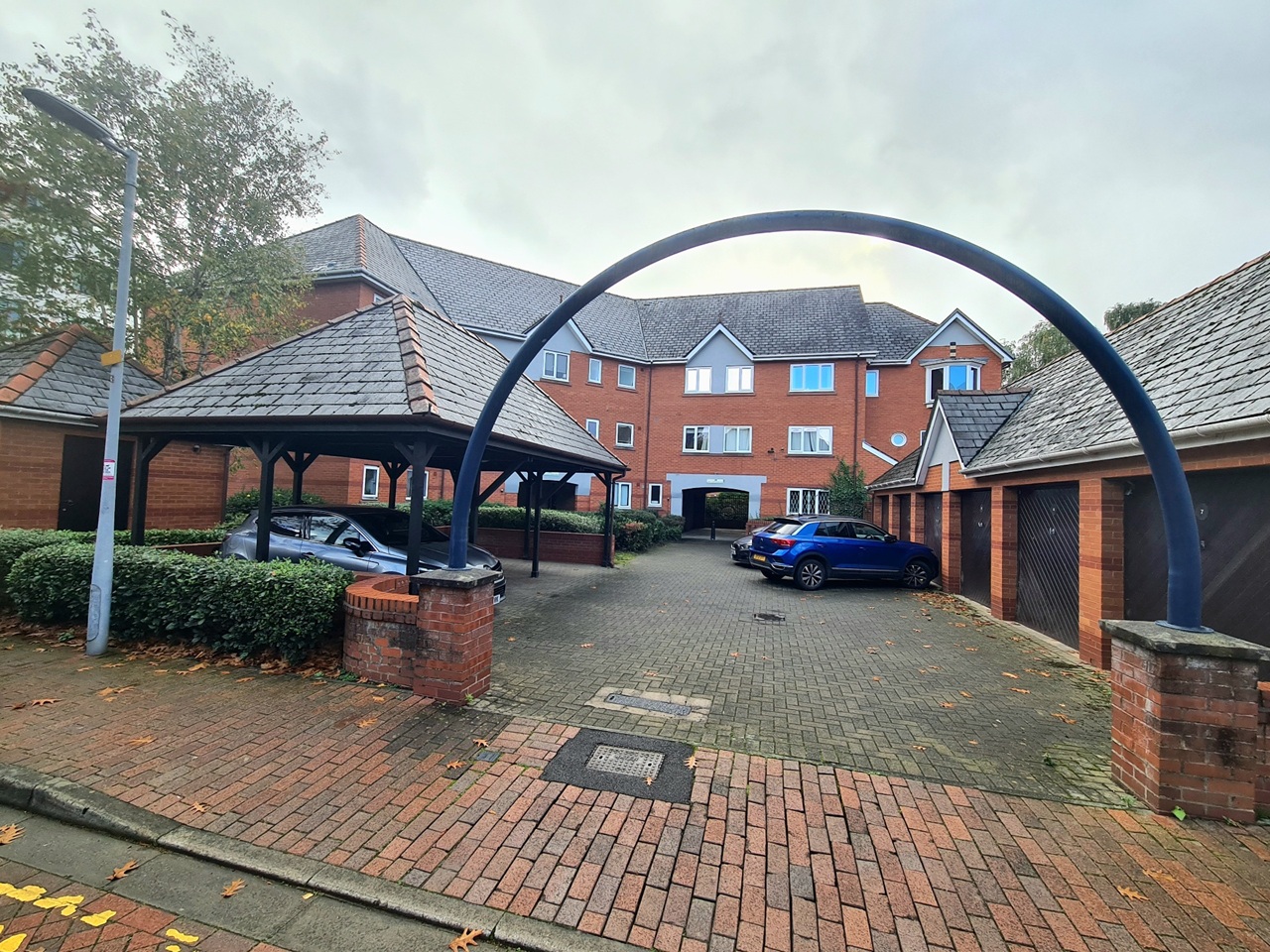 2 Bed Flat, St Lawrence Quay, M50 photo 3