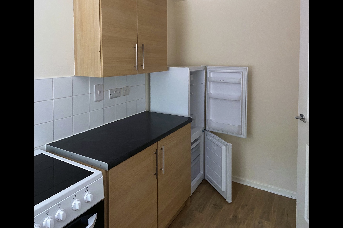 1 Bed Flat, The Maltings, S60 photo 4