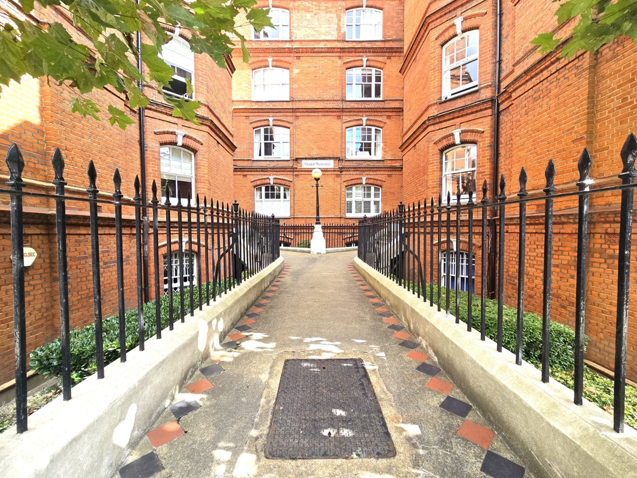 2 Bed Flat, Heber Mansions, W14 photo 2