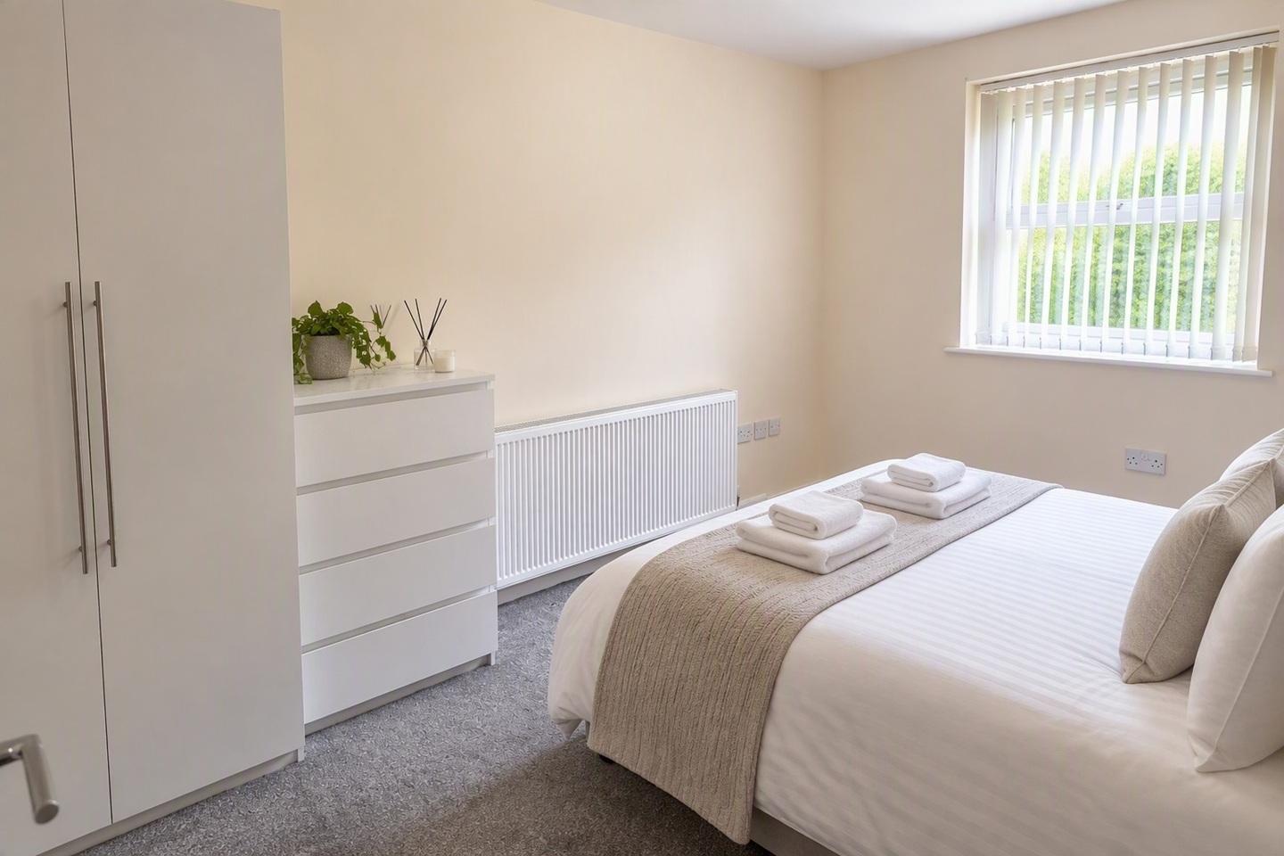 2 Bed Flat, Wilmslow Road, M14 photo 3
