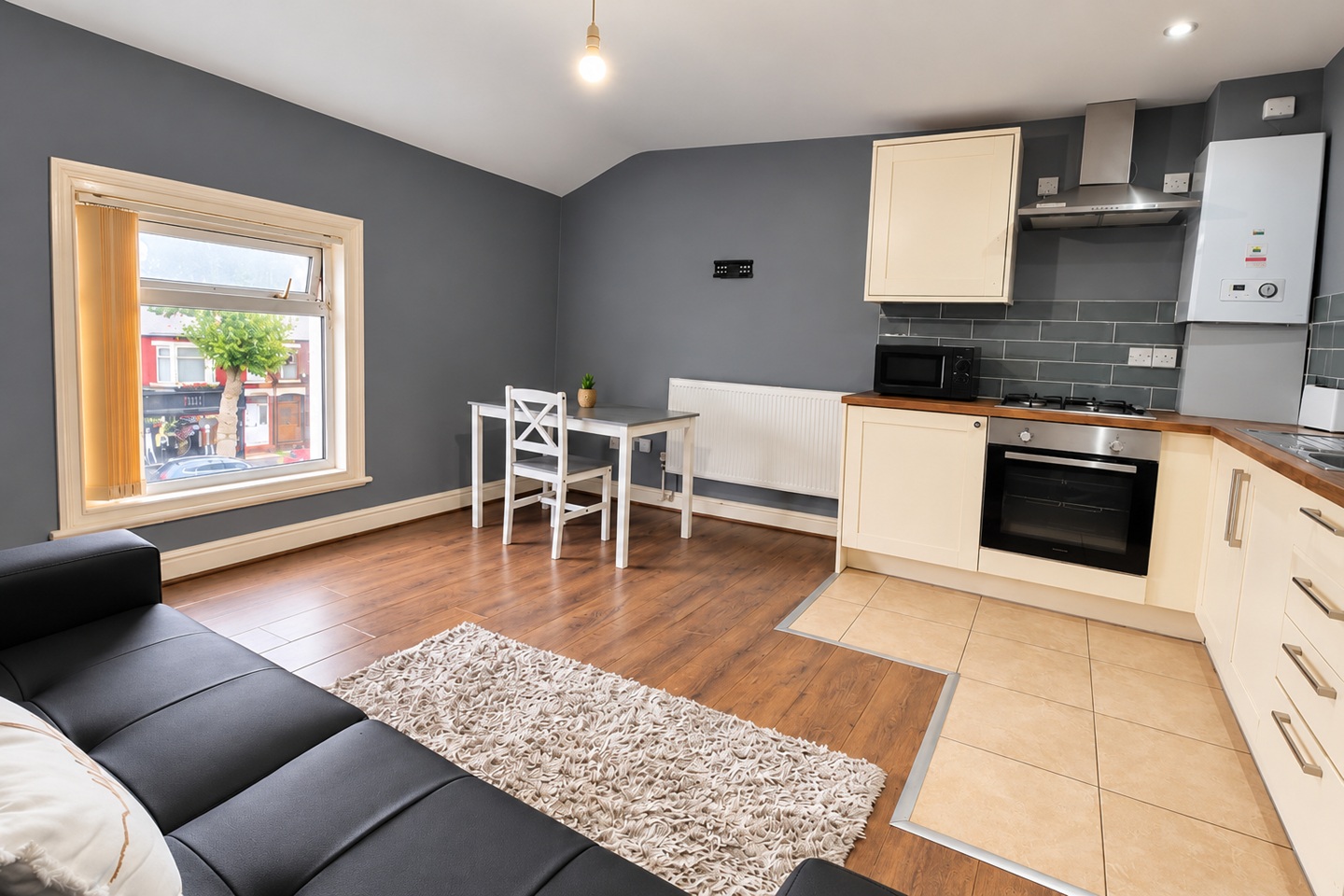 2 Bed Flat, Derby Lane, L13 photo 2