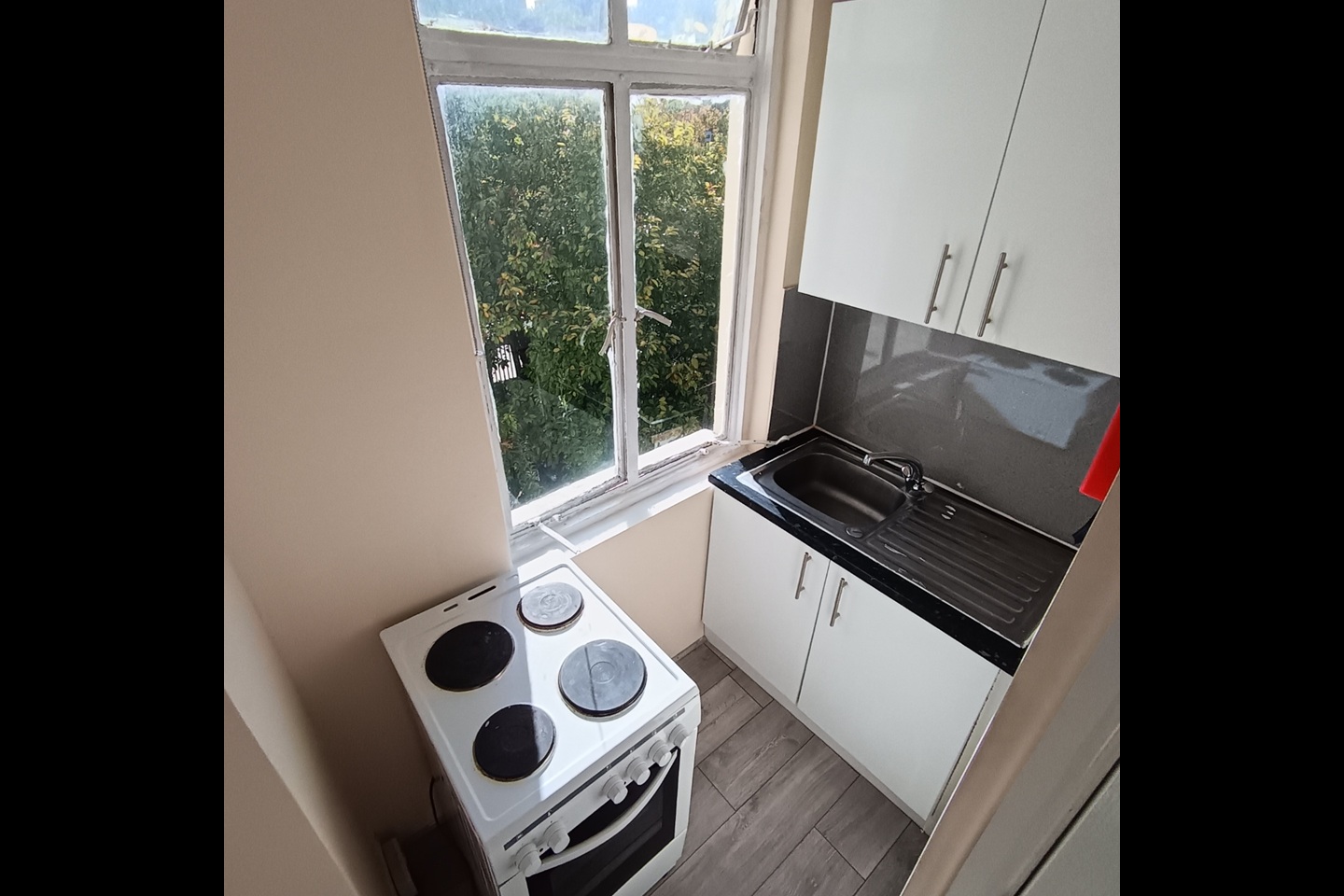 Studio Flat, Howley Place, W2 photo 3