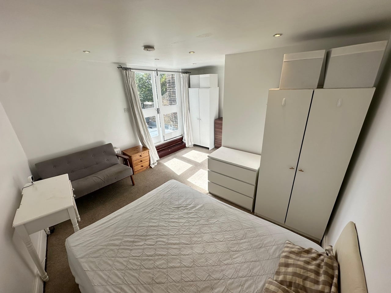 Room in a Shared Flat, Pentonville Road, N1