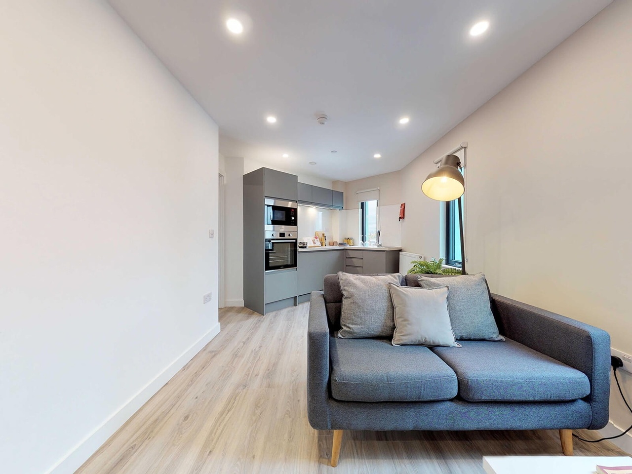 1 Bed Flat, Apollo Residence, S1 photo 2