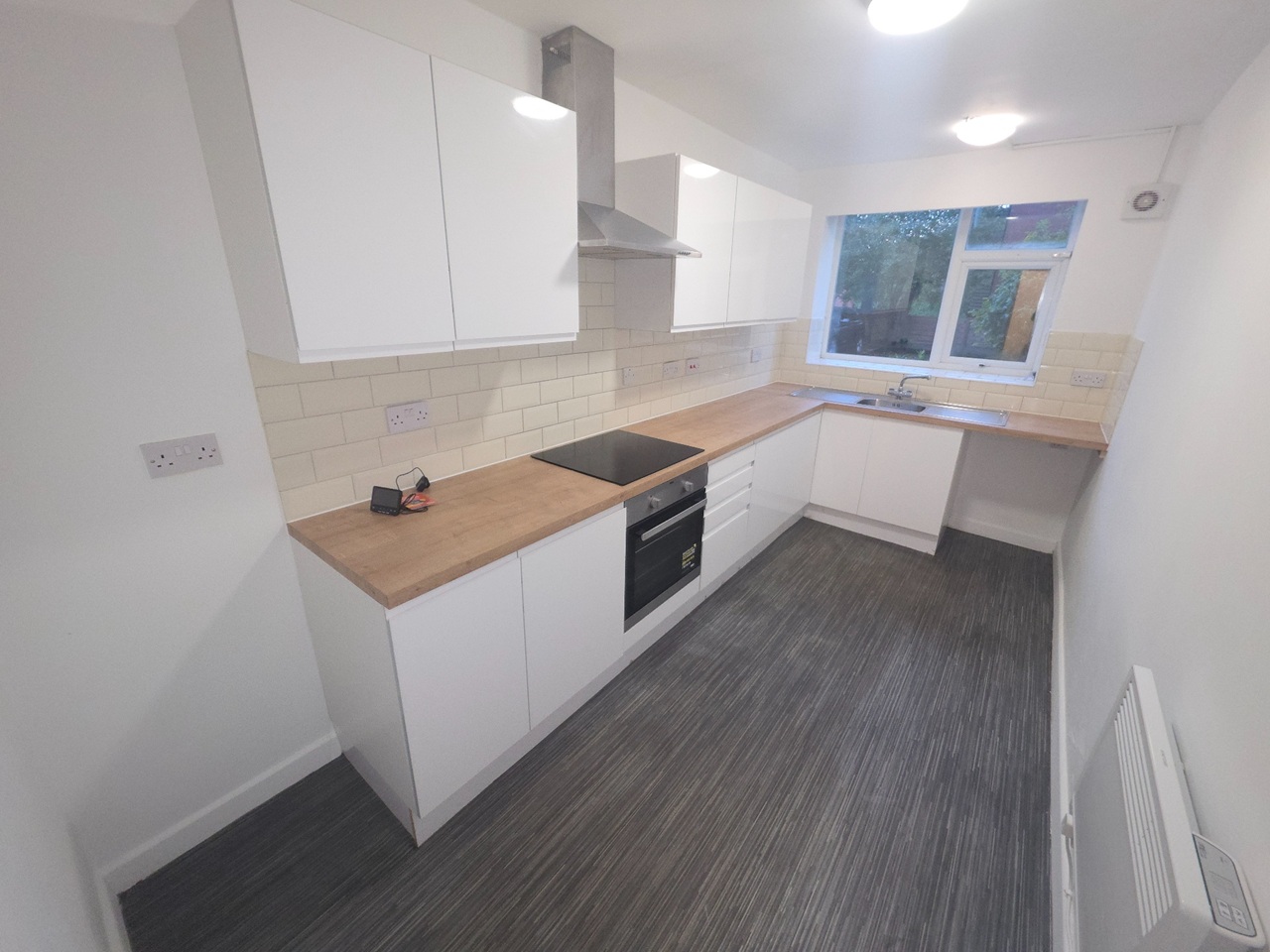 2 Bed Flat, Brookland Court, M8