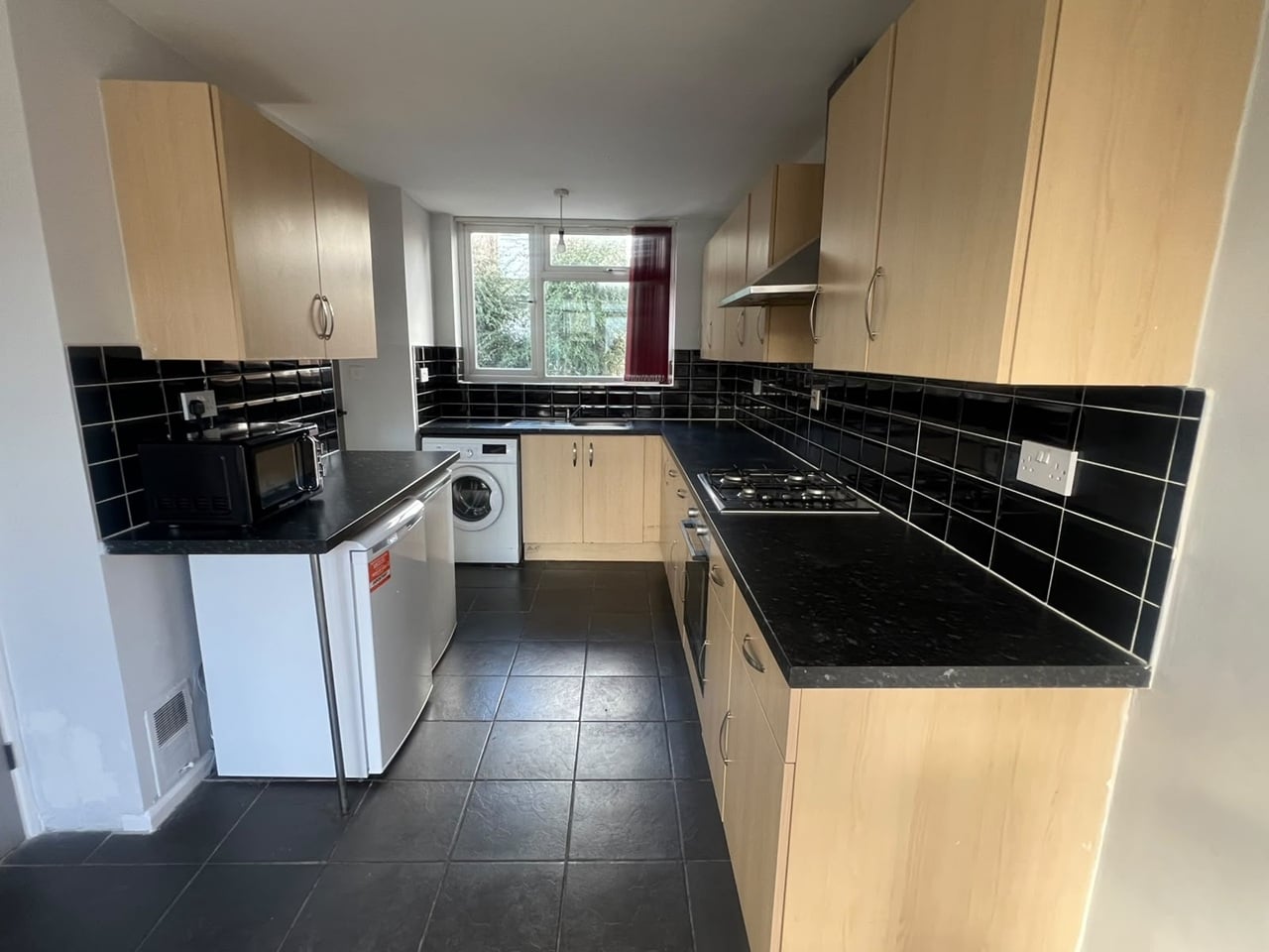 2 Bed Terraced House, St. Marks Crescent, B1 photo 2